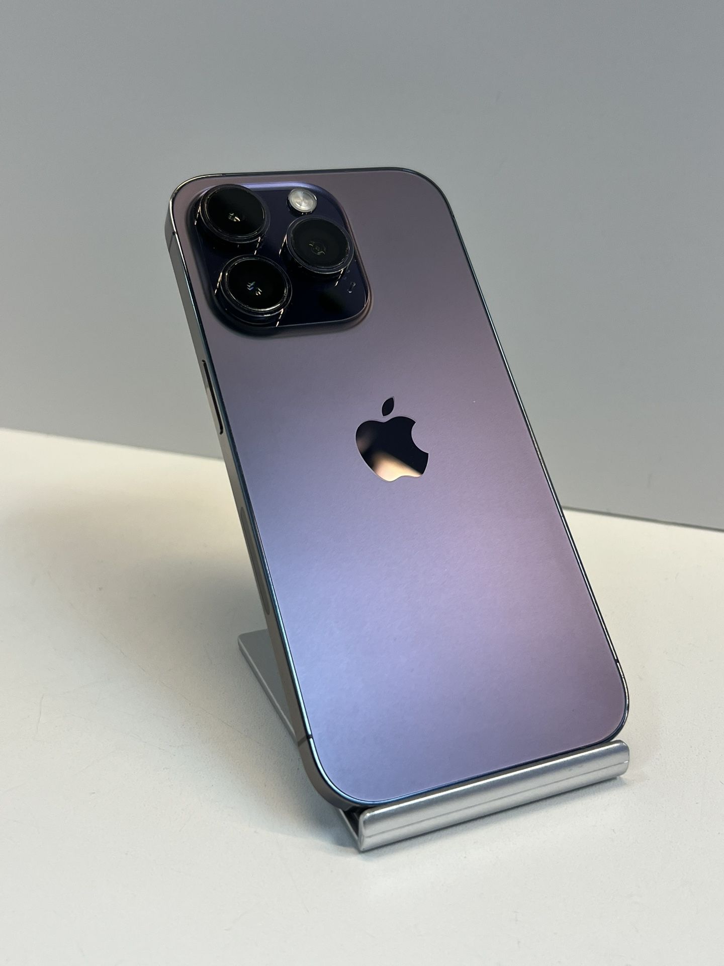 Apple iPhone 14 PRO 256gb. ( Unlocked )