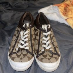 Coach Size 9 Girls