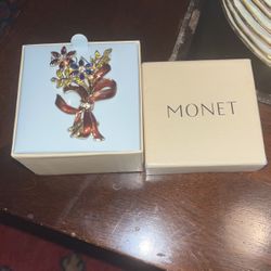 Monet Brooch Flower Bouquet Ribbon Tie Brooch / Pendant 2 3/8” Boxed Goldtone