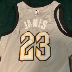 #23 Lebron James Cavs Jersey Size XL