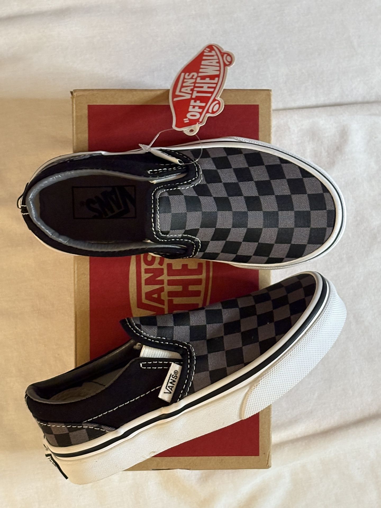 Brand New In Box Classic VANS Slip Ons Sz 11.5C