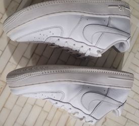 Nike air force 1 triple white size 5.5