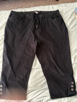 Catherine’s plus black capri pants with button detail size 26w