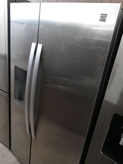 Kenmore stainless steel side by side refrigerator - Free delivery