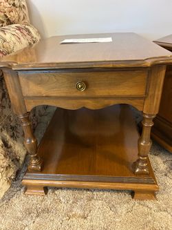 Mid Century Thomasville Maple end table