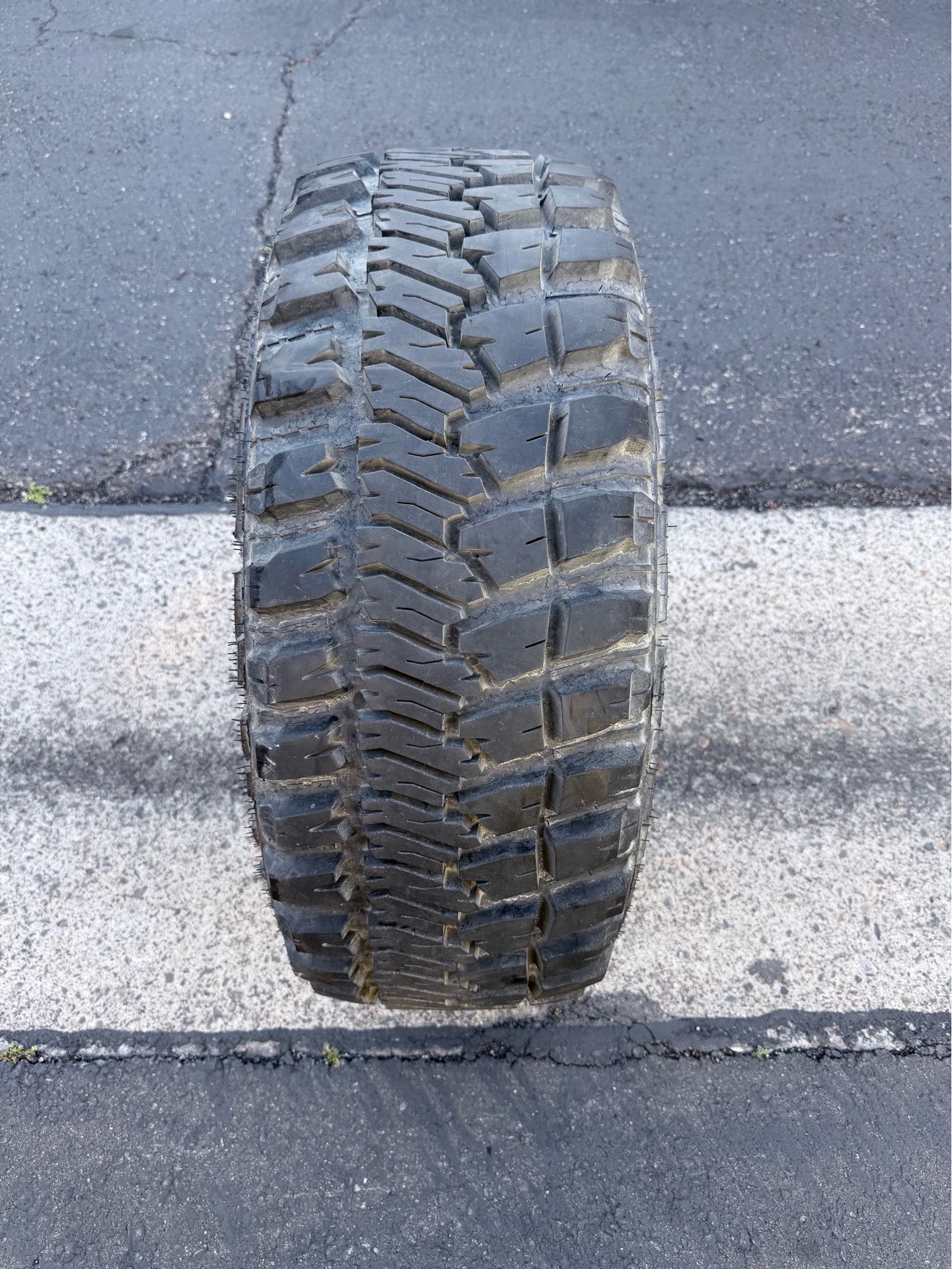 (1) 33x12.50R15 Goodyear Wrangler is