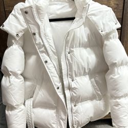 White Woman Puffer Size M