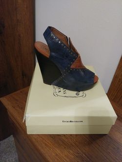 Lucky Brand wedged shoe