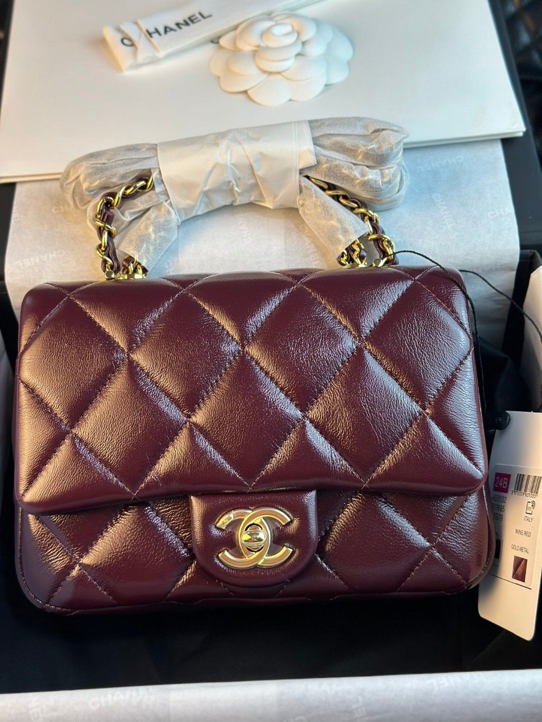 Ladies' classic handbag