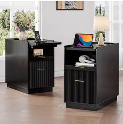 Fluted Narrow End Table Set of 2 with Charging & 2 Drawers, Black