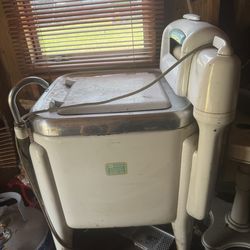 Maytag Gyratator Ringer Washer Model E2L