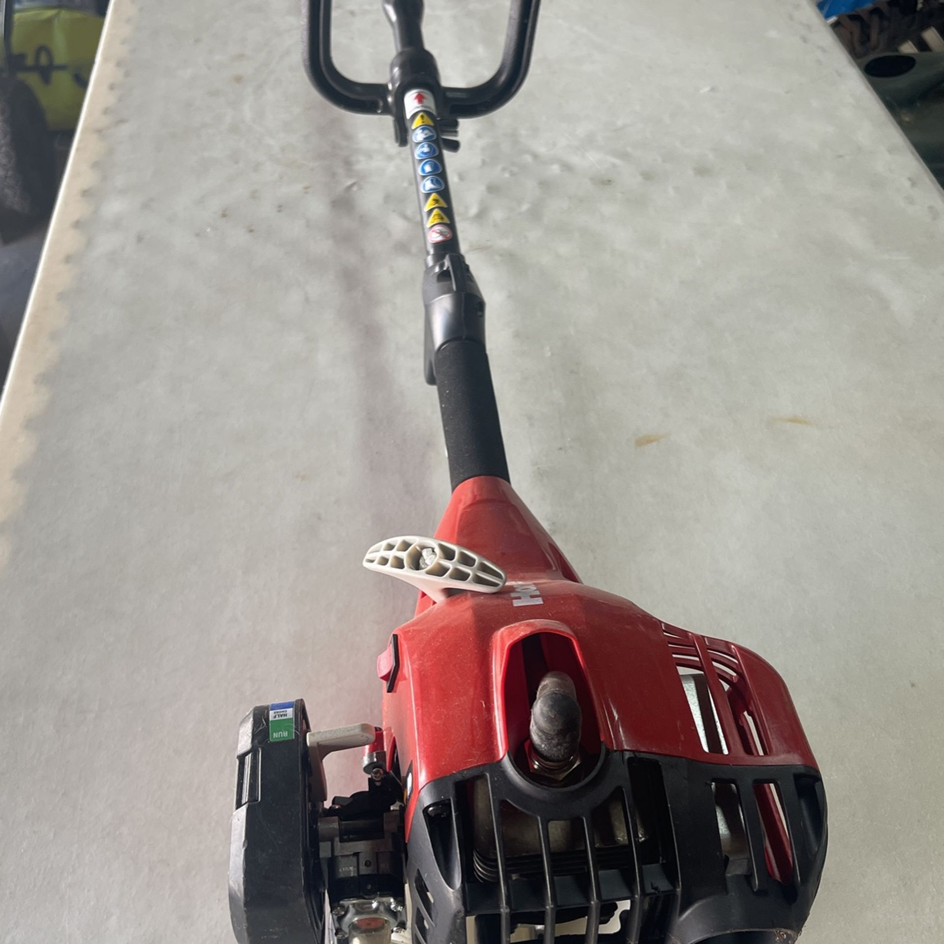 2-Stroke 26 cc Straight Shaft Gas Trimmer 