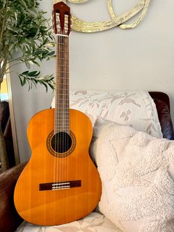 Yamaha CGS103A 3/4 Classical Guitar + Black Hard Case
