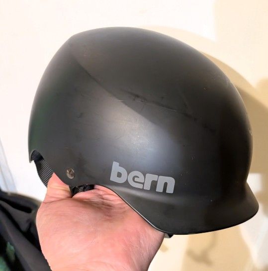 Bern Baker Snowboard/ Ski Helmet L (Worn Twice)