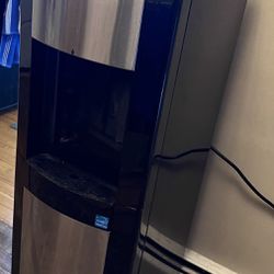 Water Cooler/ Dispenser 