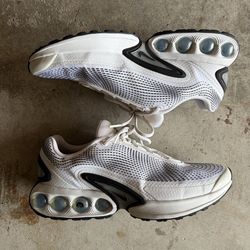 Nike Air Max DN shoes in the White/Photon Dust/Metallic Silver 11  