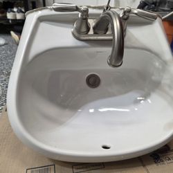 Pedestal Sink Used 2 Months With DELTA Faucet