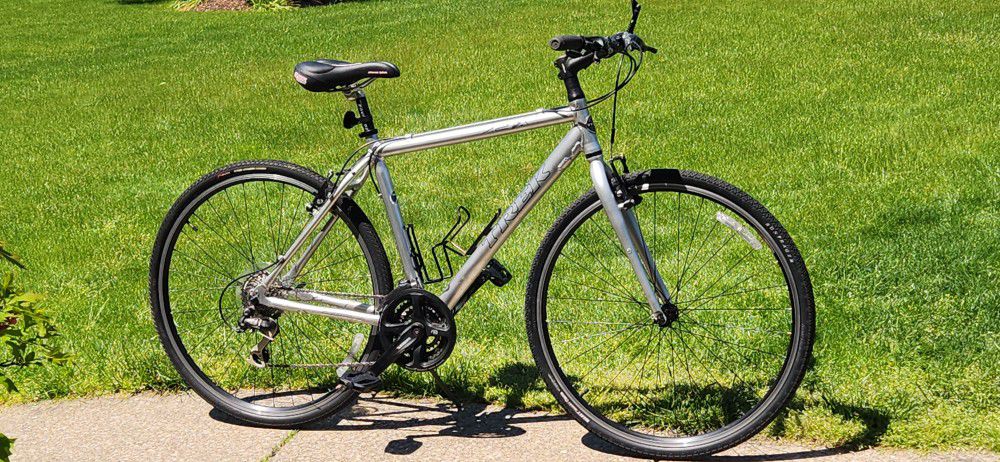 TREK 7.2 FX HYBRID BIKE - LARGE FRAME - RAPID FIRESHIFTERS - SERVICED AND READY TO GO 