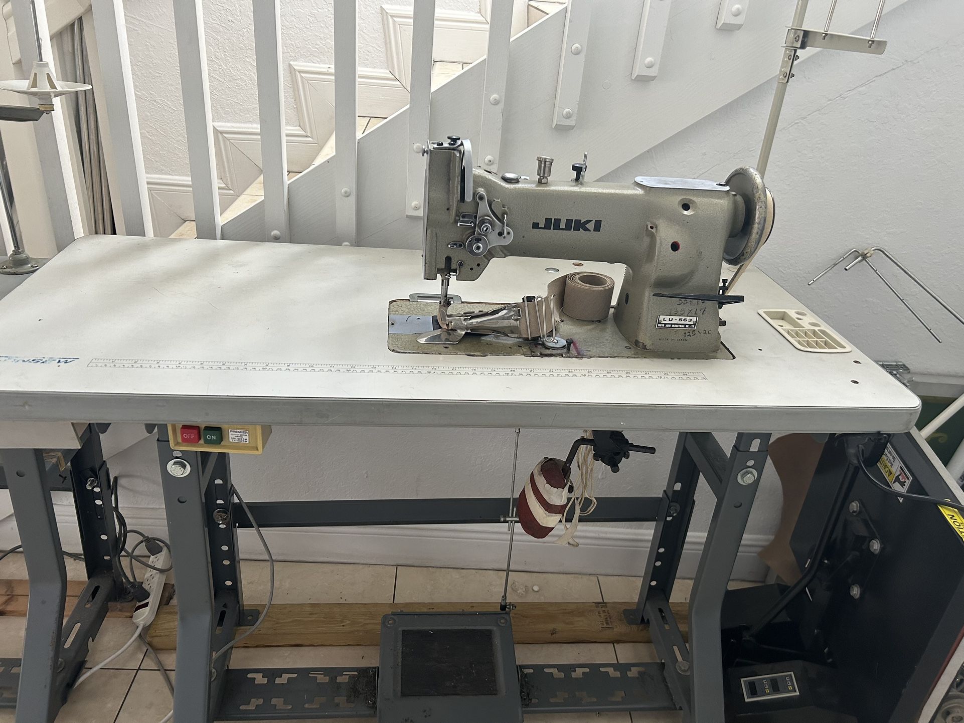 Juki LU-563 Sewing Machine