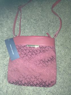 Tommy Hilfiger Messenger Handbag Crossbody in Red