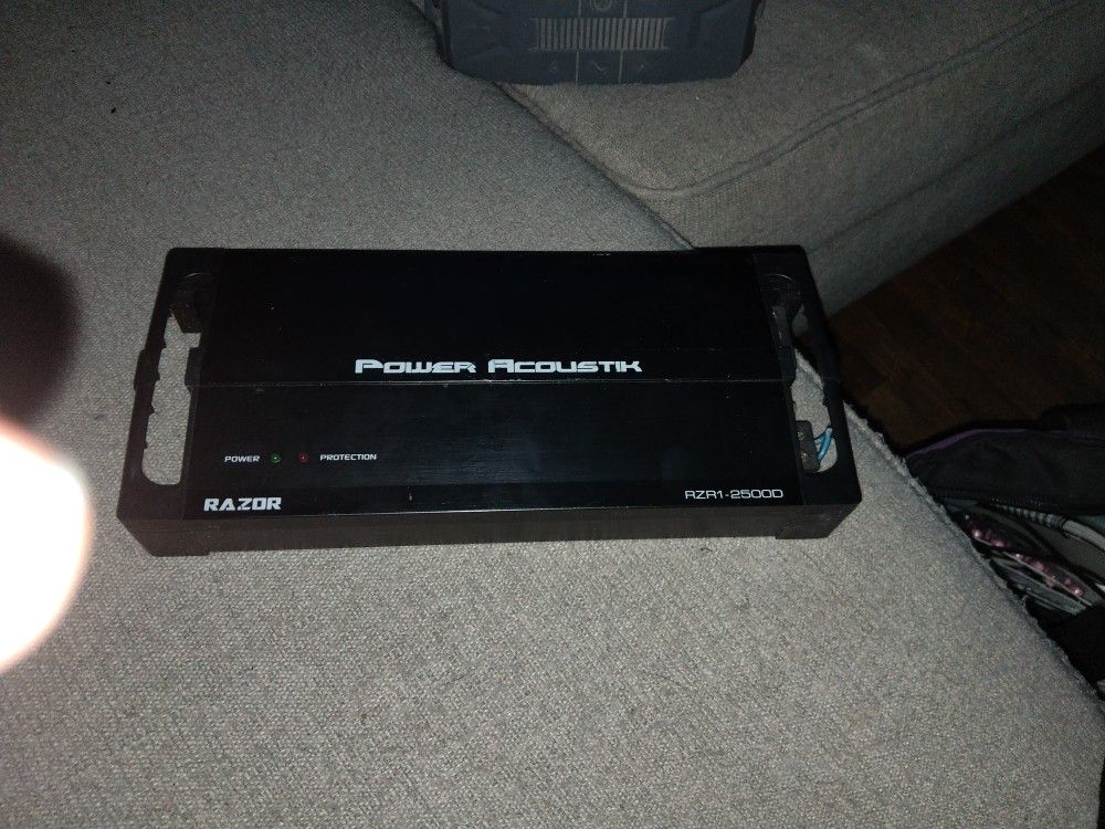 Power Acoustic Rzr 2500 D Amplifier