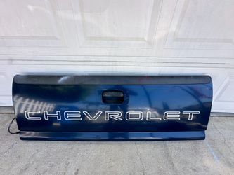 99 - 06 chevy Silverado tailgate