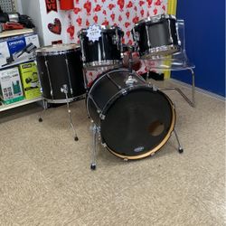 Tama Drum Set 