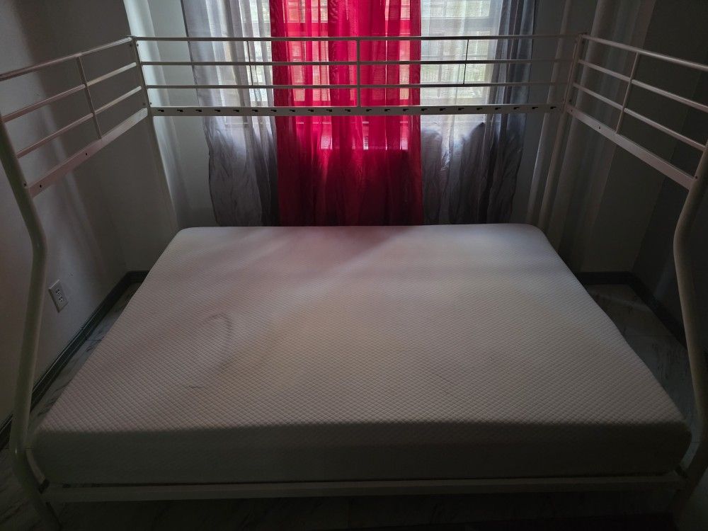 Twin And Full Size Bunk Bed.