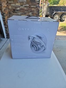 Onyx Studio 7