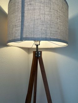 LEPOWER Wood Tripod Floor Lamp