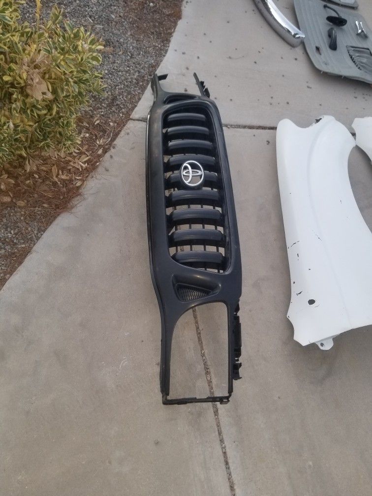 2002 Tacoma Prerruner Parts.