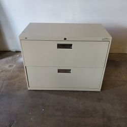 2 Drawer Lateral File Cabinet $60 (Good Condition)
