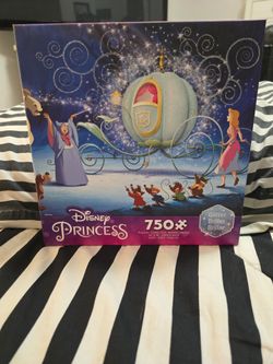 NEW! Disney Princess Glitter Puzzle, Cinderella's Carriage, 750-pieces.