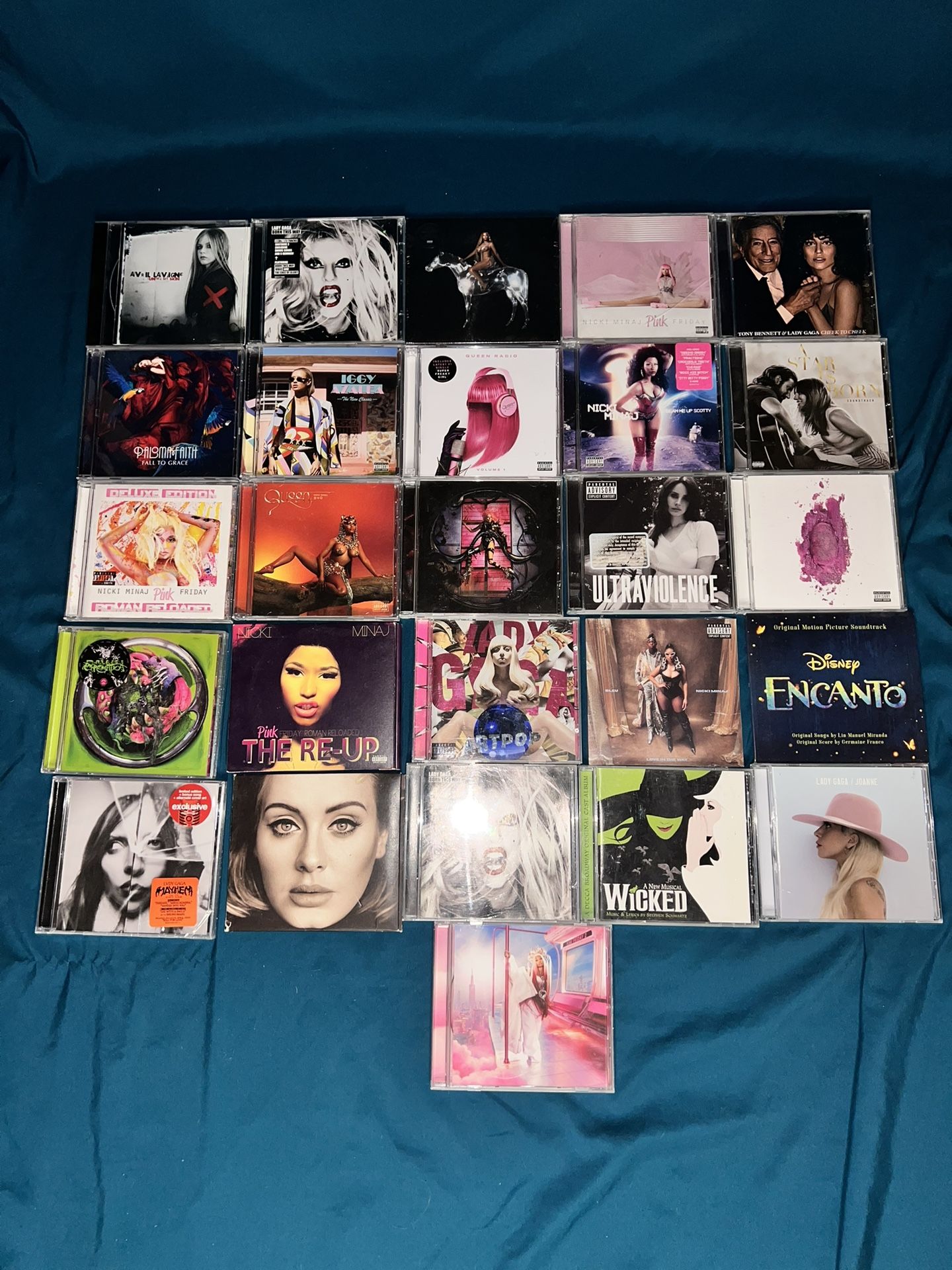 CDs - Lady Gaga, Nicki Minaj, Adele, ETC.