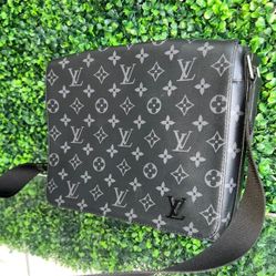 District PM LV Bag 💼 