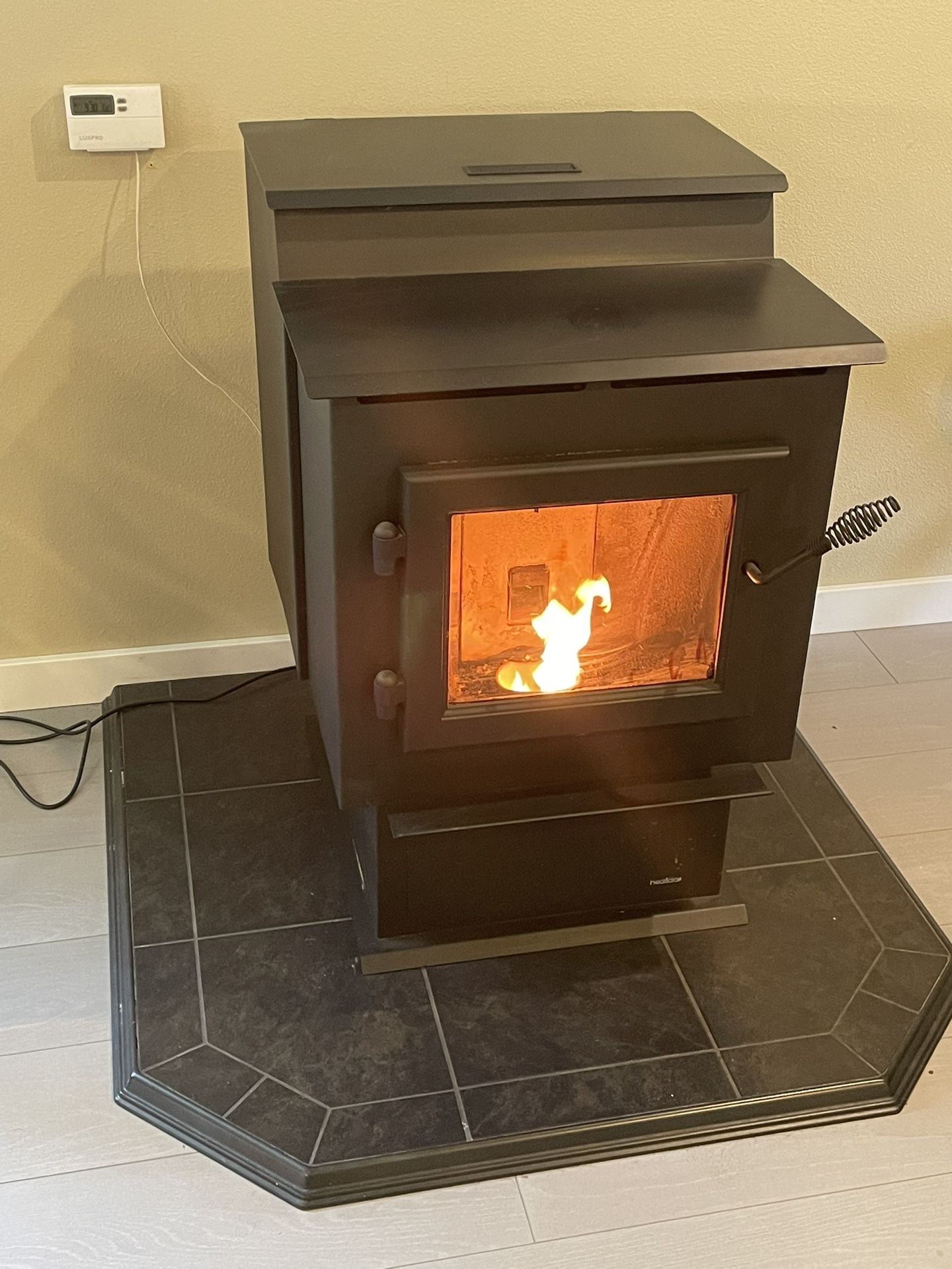 Pellet Stove With Platform And Thermostat