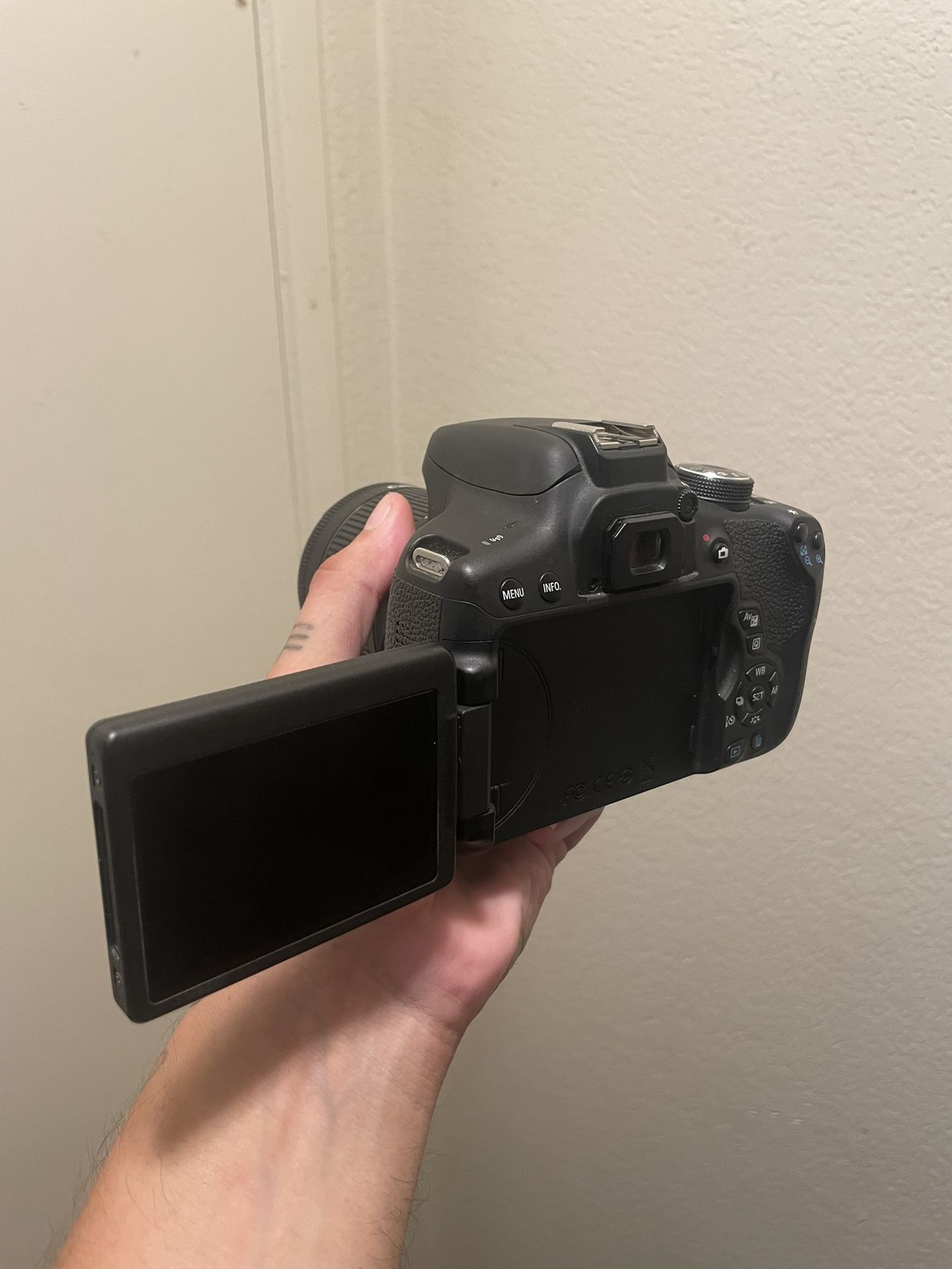 Canon EOS Rebel T6i Digital SLR