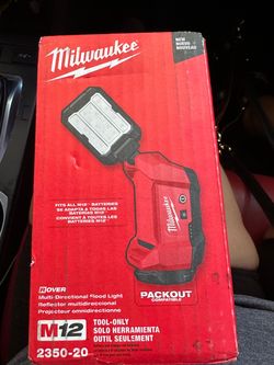 Milwaukee M12 ROVER MultiDirectional Flood Light