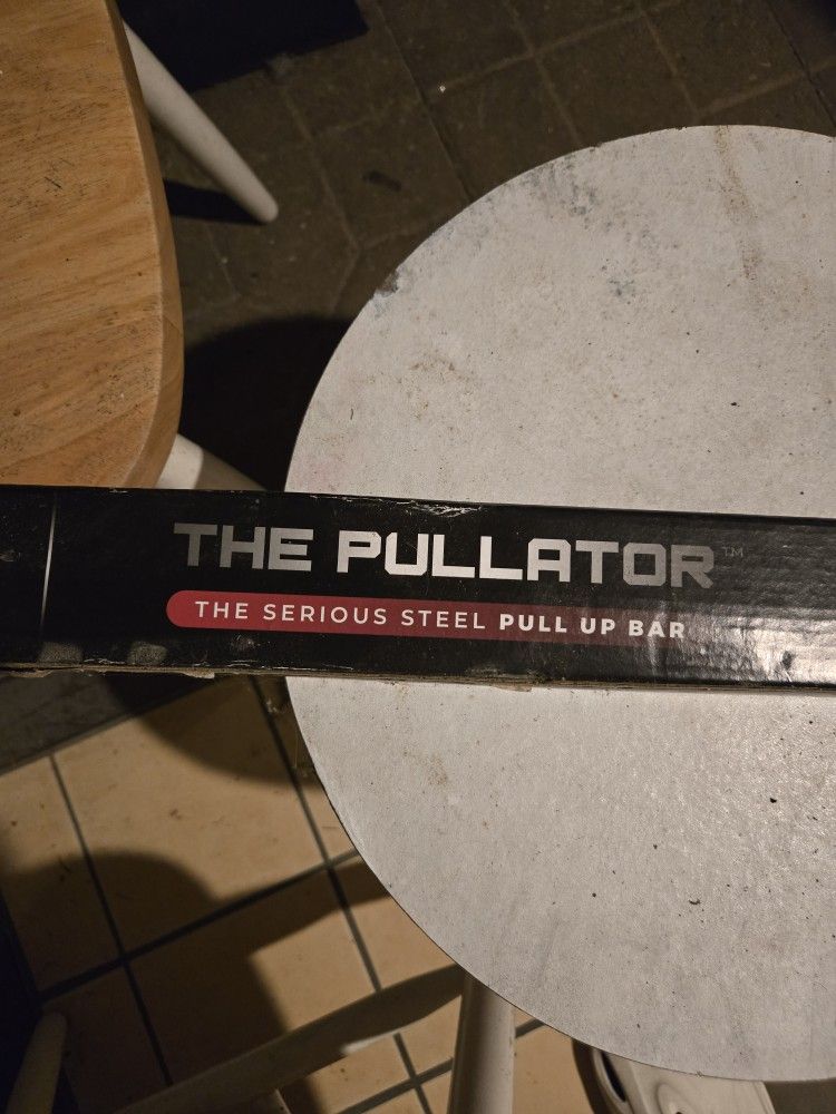 The Pullator Pull-up Bar