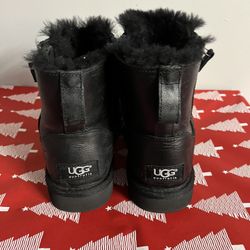 Uggs Women Boots Size 9