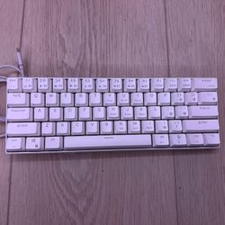 Royal Kludge mechanical keyboard white with red keycabs