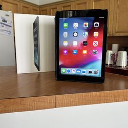 iPad Air  128 Gb  With Original Box 