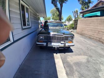 1985 Jeep Grand Wagoneer