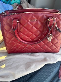 GUESS Trinsley Medium Quilted 3 compartments Stachel Bag