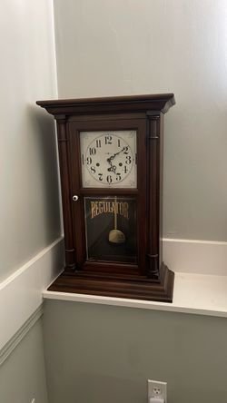 Vintage Howard Miller 4996 Triple Chime Melody 8 Day Regulator Large Shelf Clock 27"
