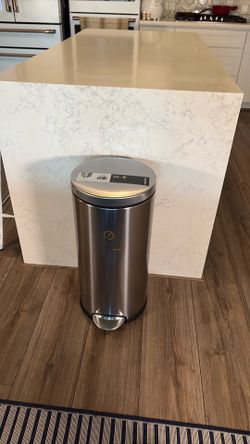 Simplehuman Stainless Steel 30L/8 gallon Round Step Trash Can Brand New
