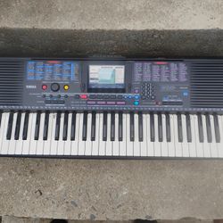 Yamaha Keyboard 