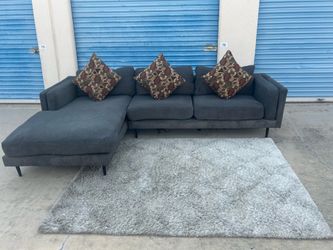 Free Delivery 🚚 Gray Sectional/ Sala Seccional Gris