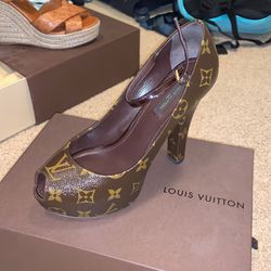 Women's Louis Vuitton Heels for Sale in San Juan Bautista, CA - OfferUp