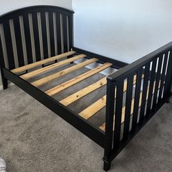 Bedroom Set Bed And Dressers